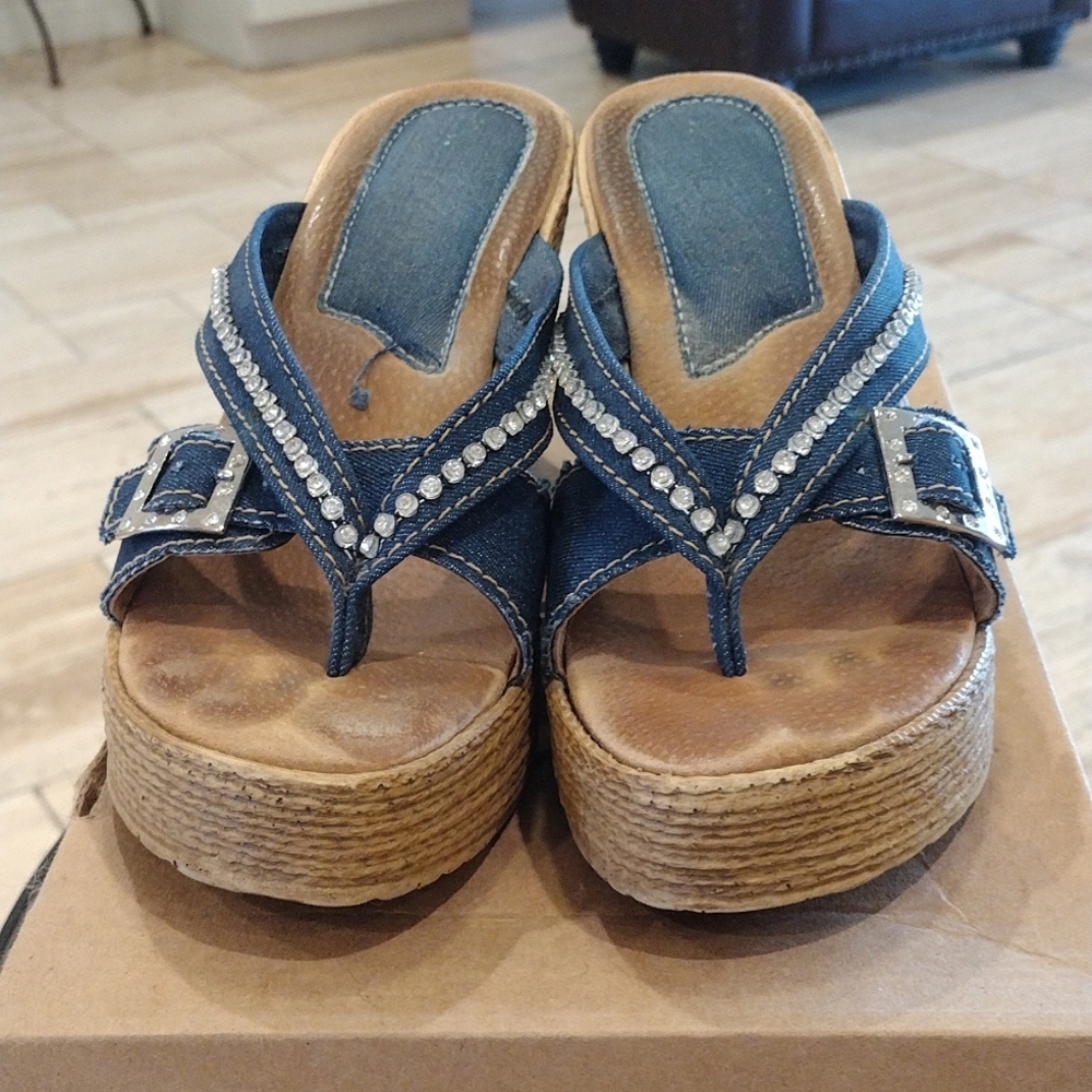 SBICCA Denim Blue And Rhinestone Wedge Sandals Size 8M - Picture 7 of 8